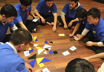 團(tuán)隊凝聚力拓展訓(xùn)練圖片